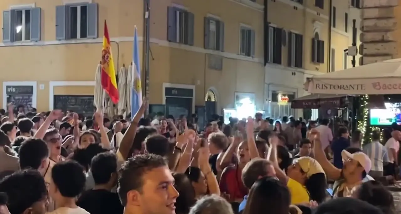Mondiali: Spagna campione, a Roma è festa a Campo de' Fiori