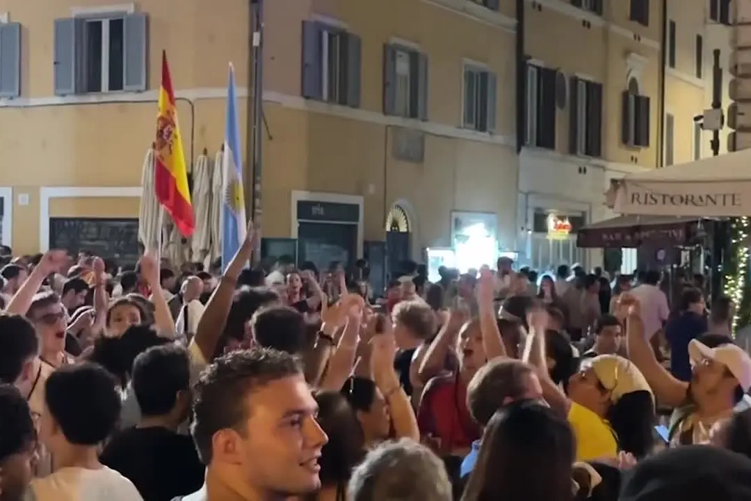 Mondiali: Spagna campione, a Roma è festa a Campo de' Fiori