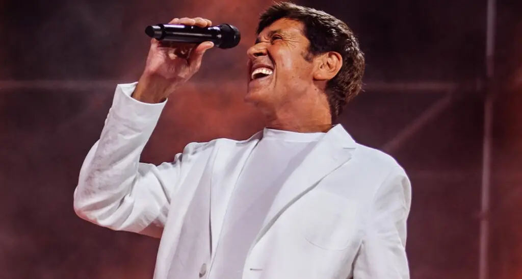 Gianni Morandi in concerto sul Garda Trentino: il 26 settembre alle Foci del Sarca