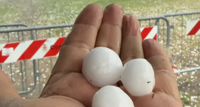 Violenta grandinata nella zona di Riva e in Val di Ledro: chicchi grandi come palline da golf