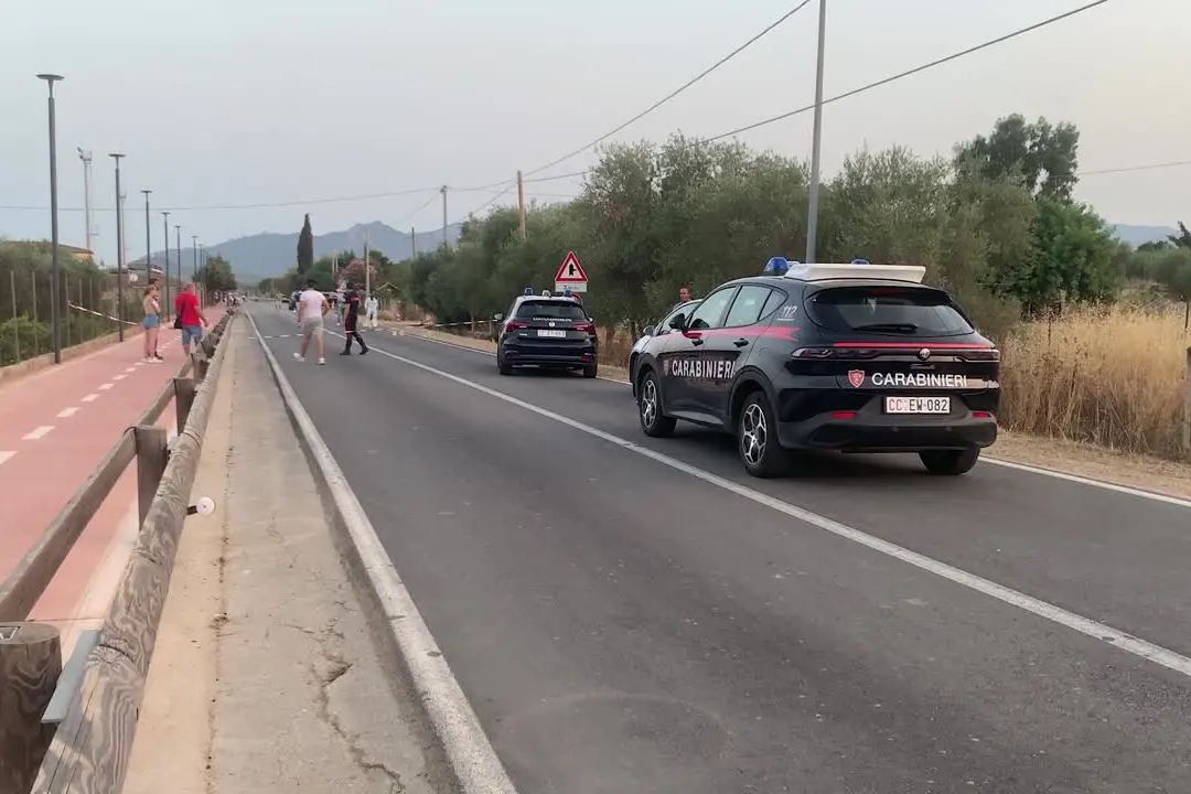 Investe con l'auto una coppia e poi accoltella a morte ragazzo