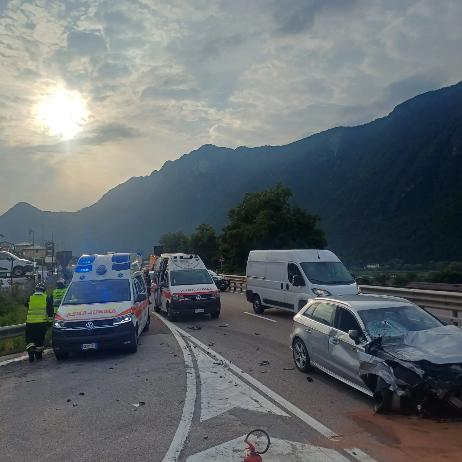 Incidente sulla Valsugana in ora di punta: 2 feriti, statale chiusa e lunghe code