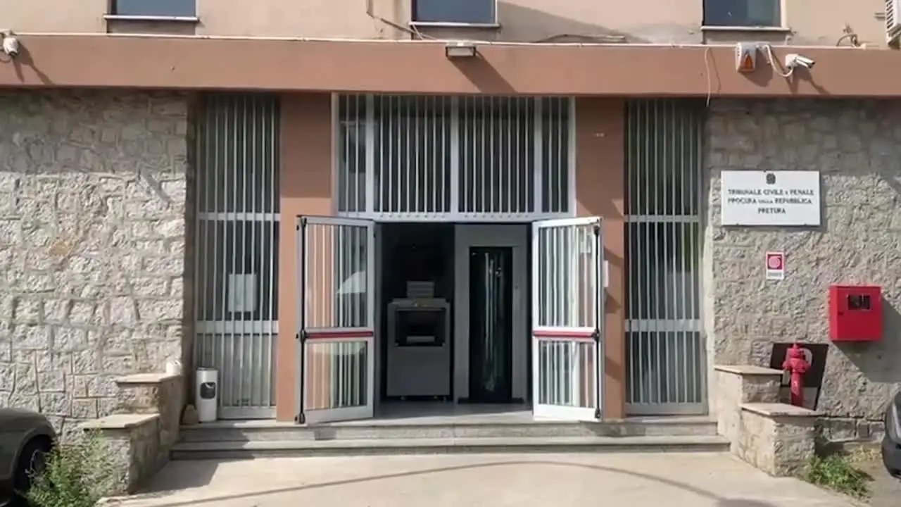 19enne ucciso a coltellate in Sardegna, fermato un minorenne
