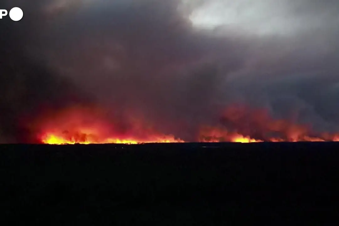 Maxi incendio devasta il sud-ovest della Francia, disposta l’evacuazione di Cap Ferret