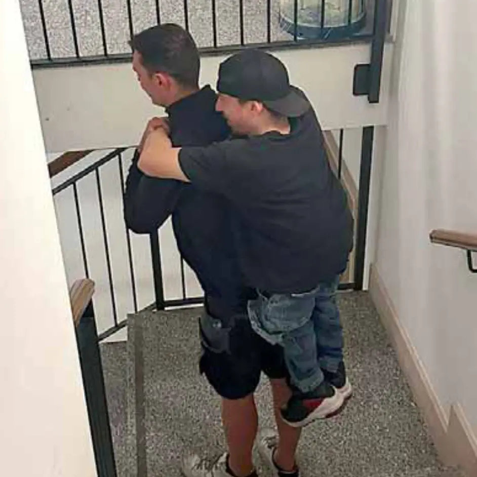 Alloggio Itea con l’ascensore rotto: «Sono prigioniero in casa»
