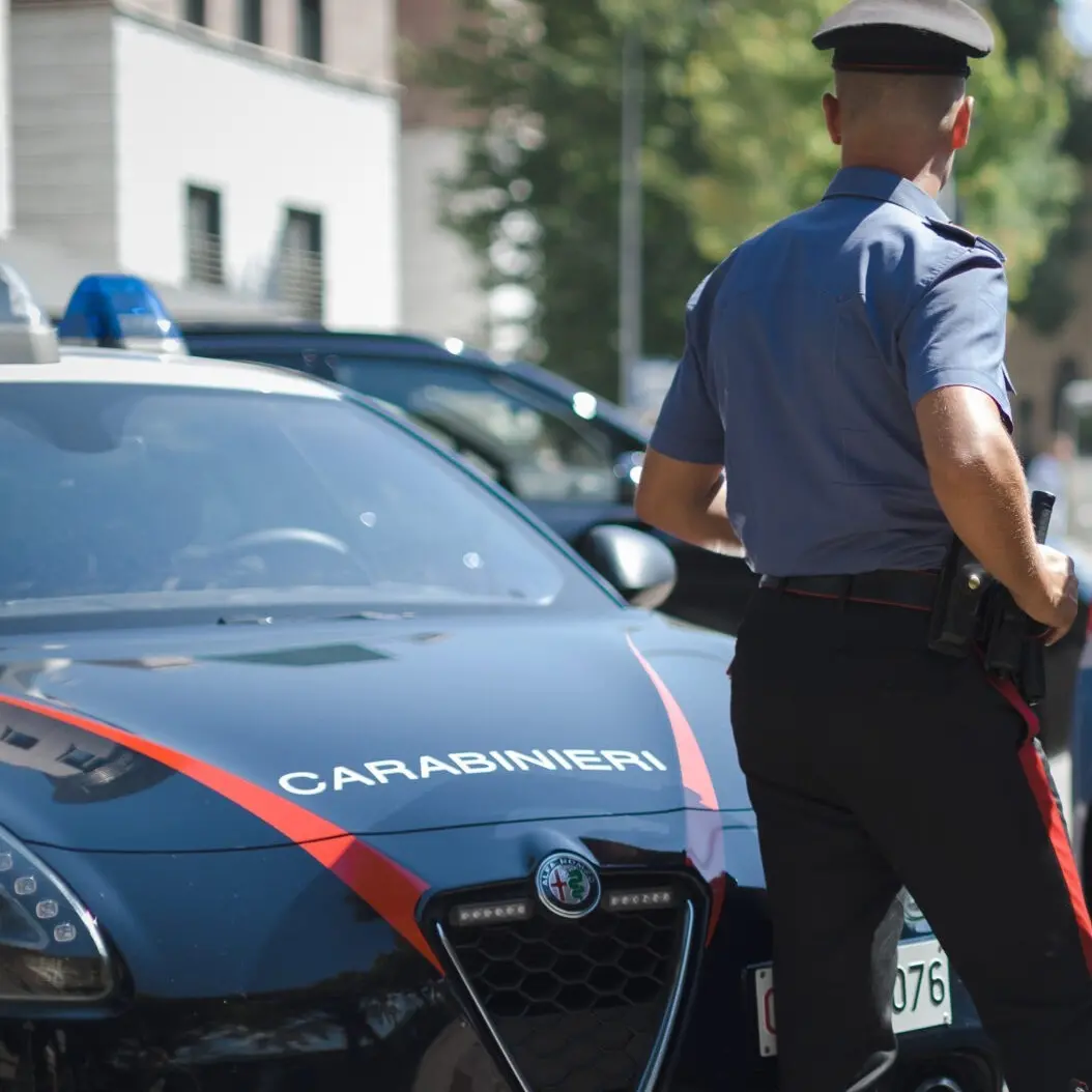Tentò di adescare una bambina al ritorno da scuola: ai domiciliari