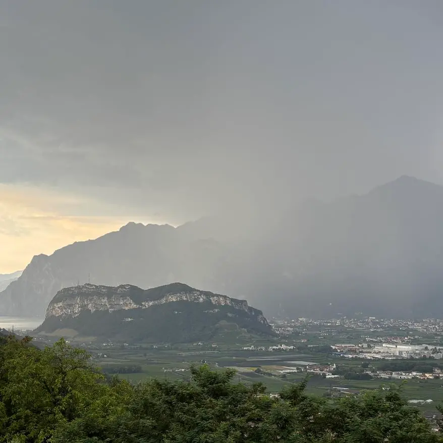 Maltempo in arrivo: domenica con temporali, poi torna il caldo africano