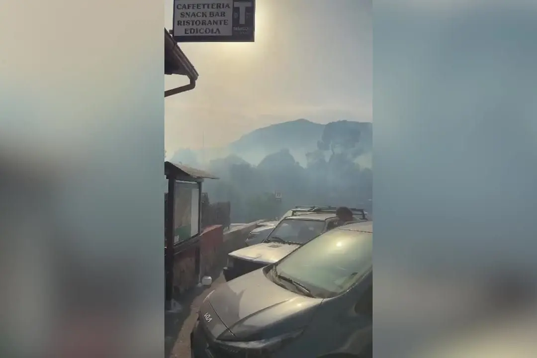 Incendio nel Cagliaritano, evacuata anche la casa anziani delle suore