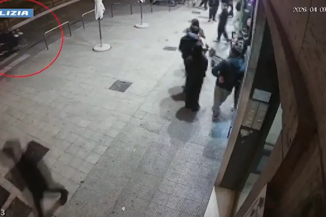 Due uomini gambizzati ad aprile, arrestate due persone a Bari