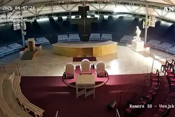 Medjugorje, raid vandalico contro la Madonna: vernice nera e altare in fiamme