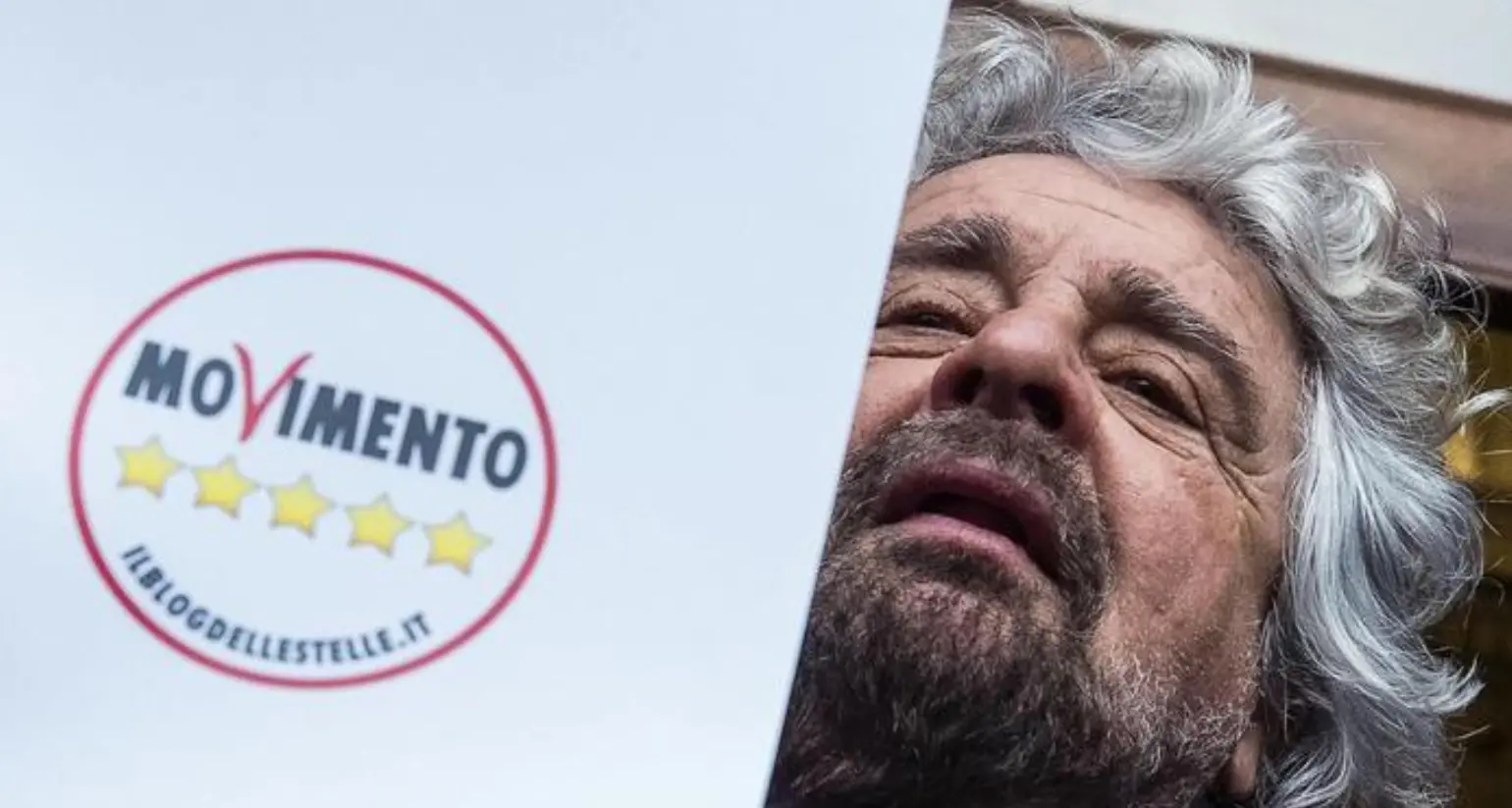 L'attacco di Grillo: «Il M5s doveva cambiare la politica, la politica ha cambiato loro»