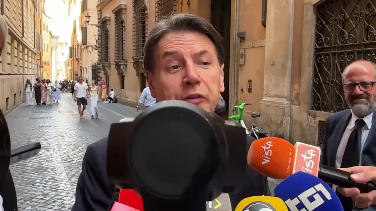 Conte, Grillo aveva detto che Draghi era un grillino, fate voi...