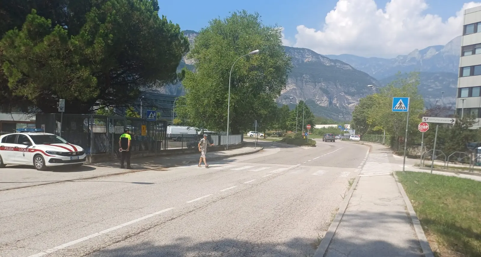 Trento, controlli sulle strisce: sette automobilisti multati in un mese