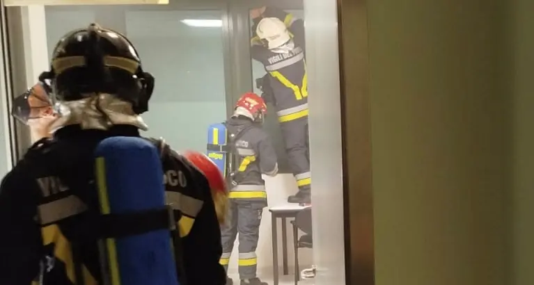 Allarme incendio nella notte all'ospedale di Arco: fumo dall'ex reparto psichiatrico