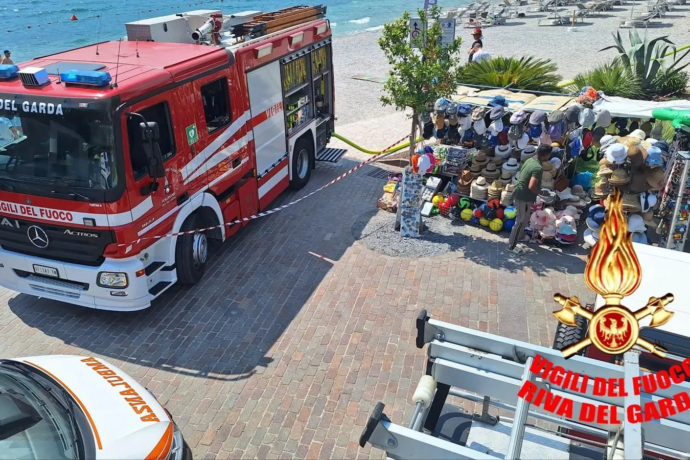 Torbole, trovata una bomba in spiaggia: area transennata in attesa degli artificieri