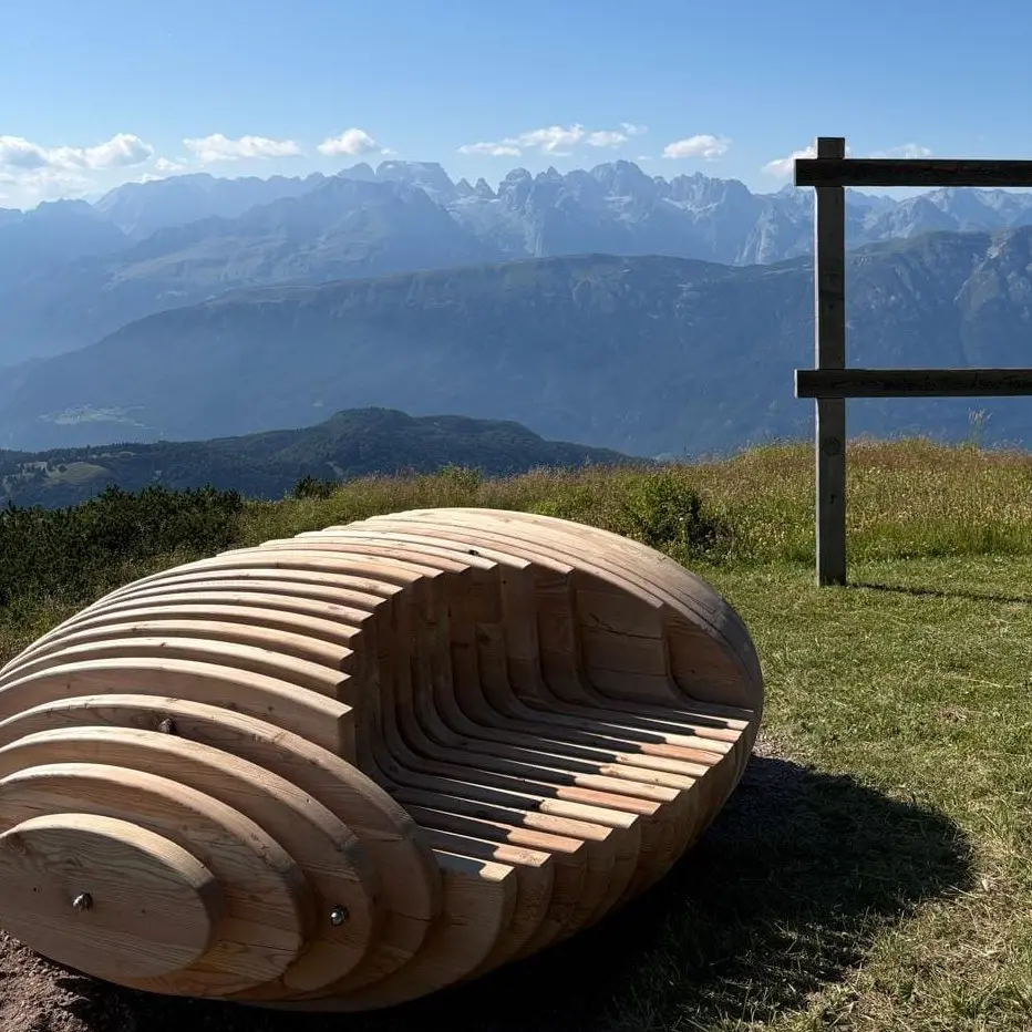 Monte Bondone, nuove panchine panoramiche e una pista di biglie a Vason
