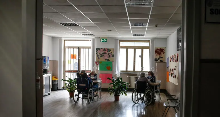 Niente apertura minima di 12 ore nelle RSA: respinta la proposta del Pd