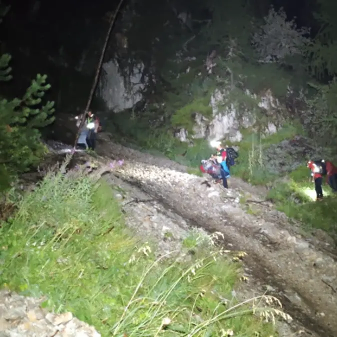 Paura sul Dosso Scrinzi: sei escursionisti riportati a valle nella notte