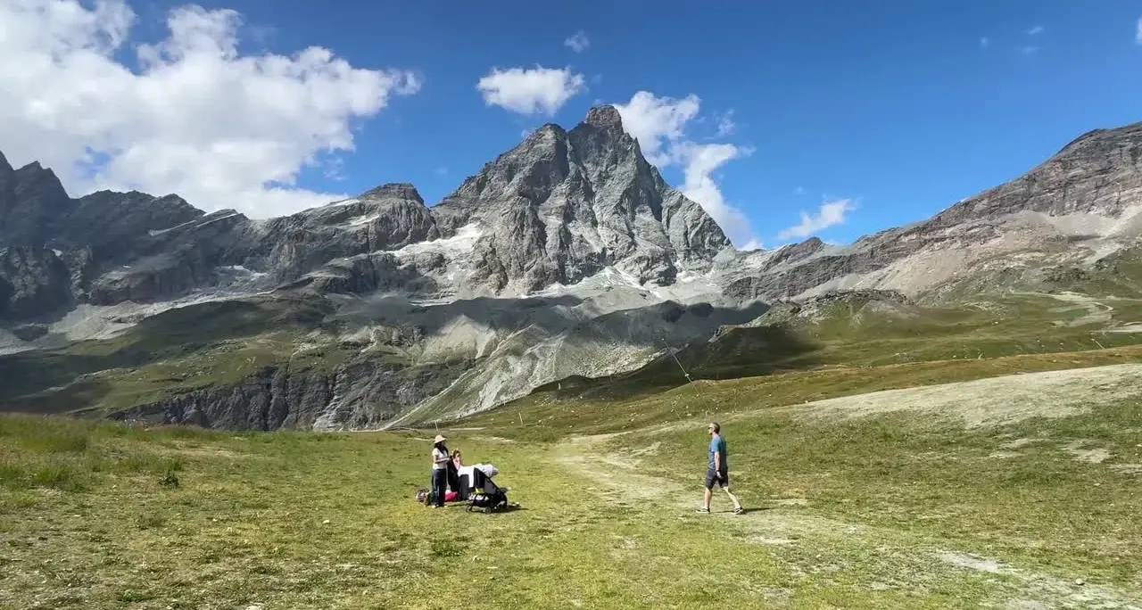 Breuil-Cervinia senza neve, le immagini dell'estate alpina