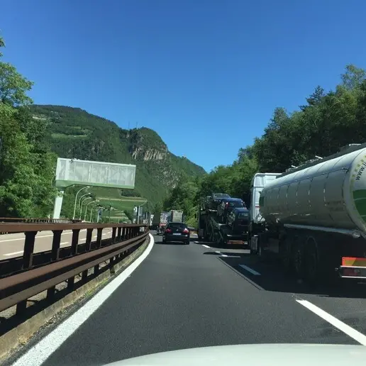 Sistema di prenotazione per i camion al Brennero, il no di Trento e Bolzano