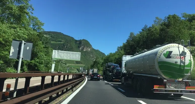 Sistema di prenotazione per i camion al Brennero, il no di Trento e Bolzano