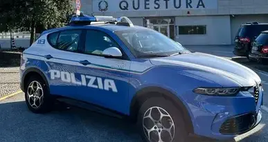Trento, ruba il portafoglio al conducente del bus: fermato mentre lo svuotava