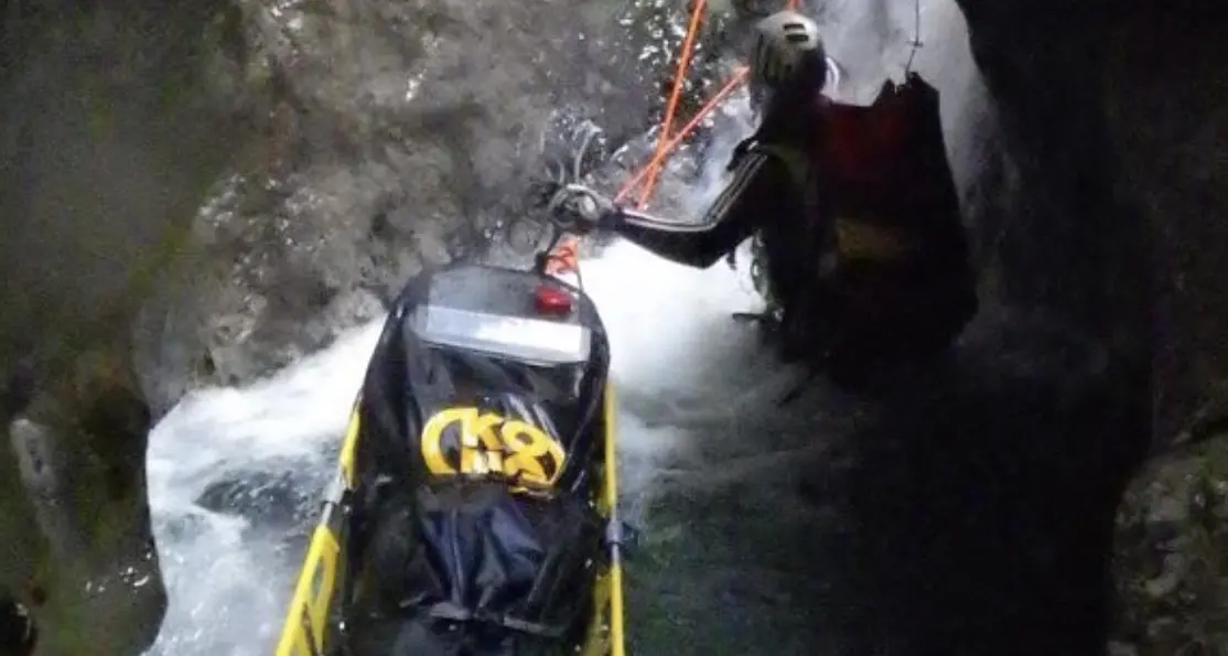 Riva, intervento di soccorso nel canyon del torrente Albola: ferita una donna