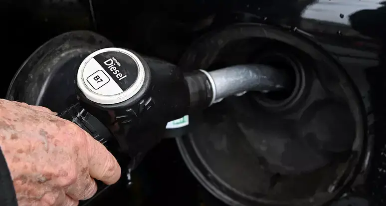Il governatore del Veneto: «Stop al blocco dei diesel Euro 5, punisce chi non può permettersi un'auto nuova»