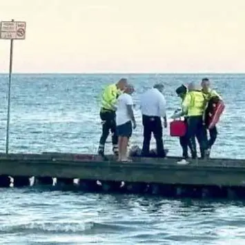 Morto il diciassettenne trentino che si era buttato nell'acqua bassa a Jesolo