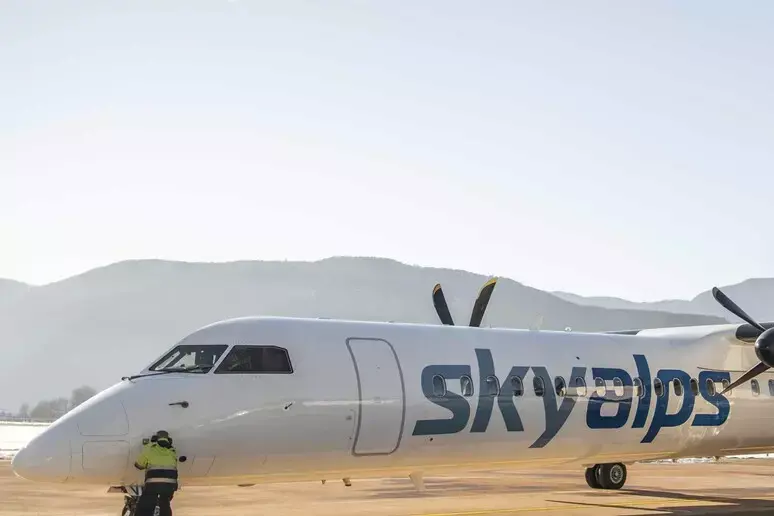 SkyAlps inaugura il primo volo diretto da Bolzano a Parigi