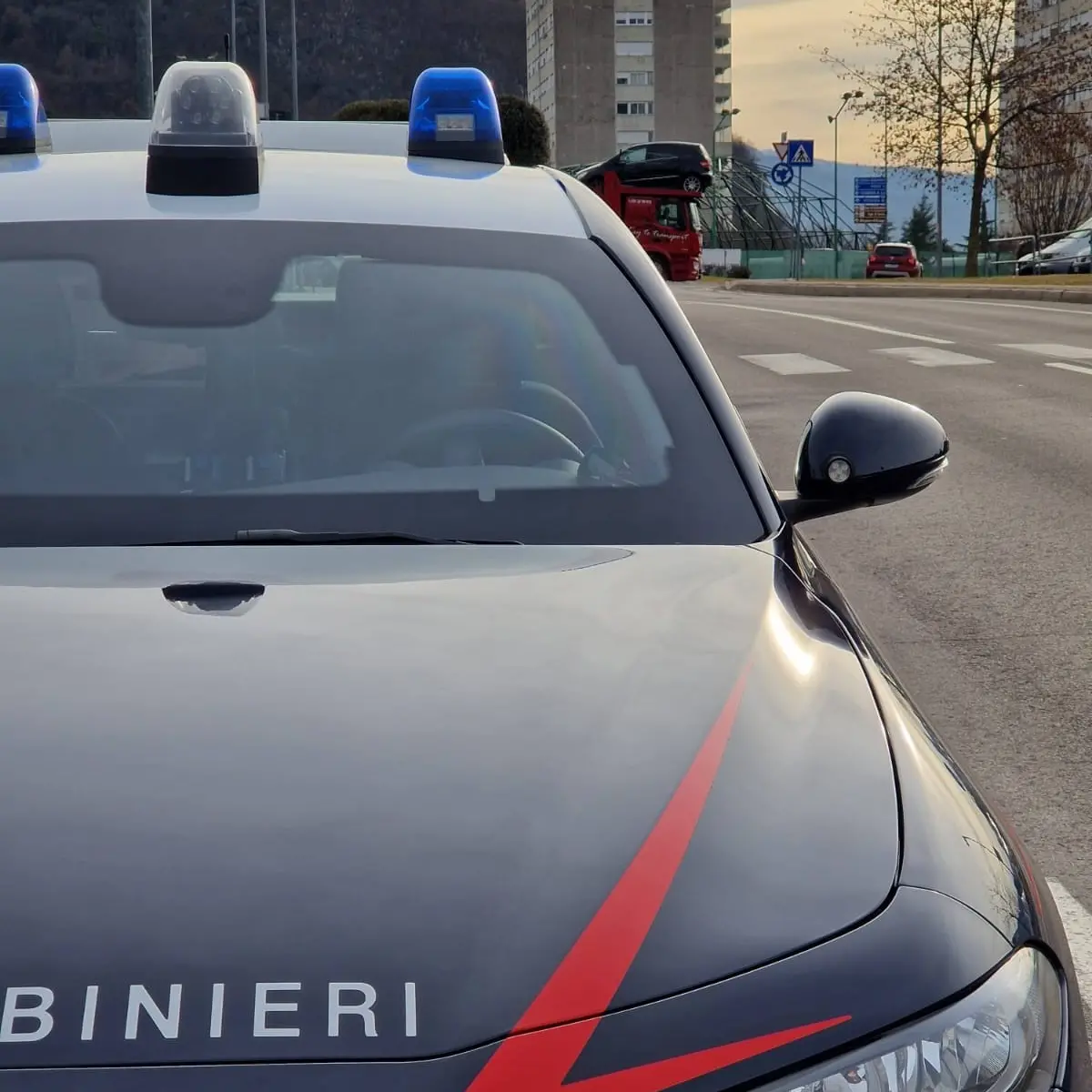 Trento, quasi 4 chili di hashish nell’auto a noleggio: arrestato