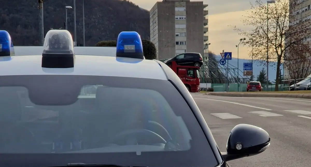 Trento, quasi 4 chili di hashish nell’auto a noleggio: arrestato
