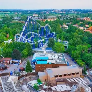 Gardaland, dopo l’incendio la precisazione: «Problema subito risolto, parco sempre aperto»