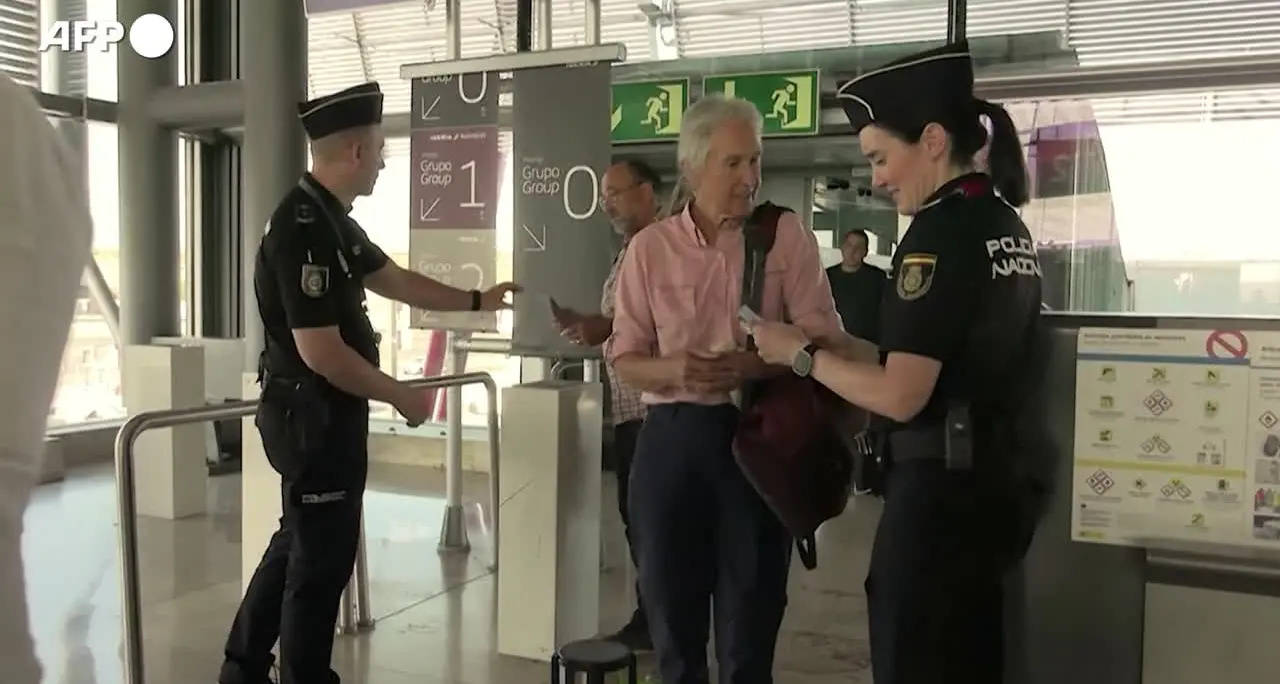 Spagna, via ai controlli negli aeroporti per chi arriva dall'Italia
