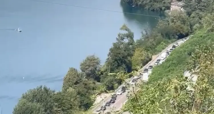 Incidente sulla Ss47 a Tenna, ferito un motociclista di 51 anni