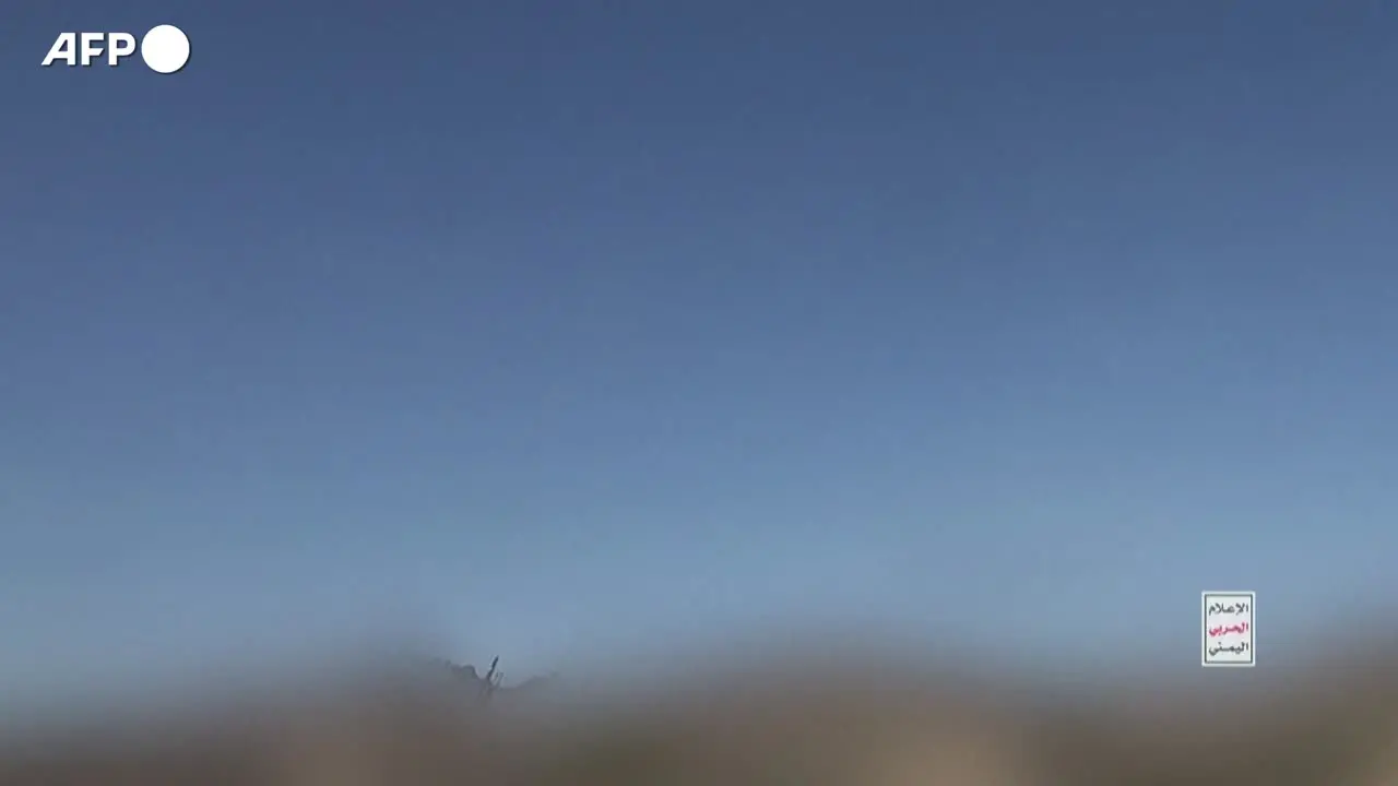 Missili e droni Houthi lanciati verso Mokha nello Yemen