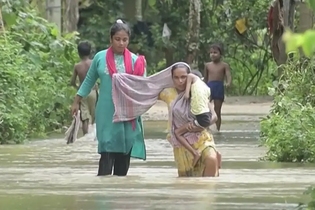 India, salgono a 100 i morti nelle inondazioni nel nord-est del Paese