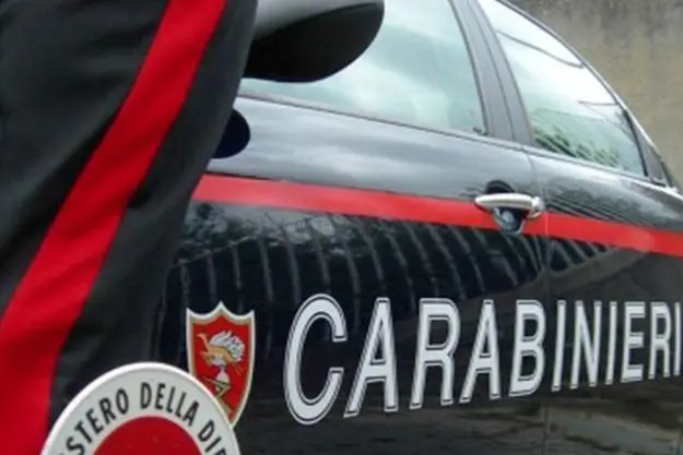 Malè, minorenne con un coltello di 21 centimetri diretto al parco giochi