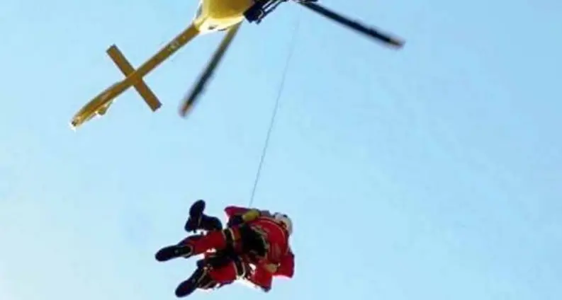 Valfloriana, Apecar precipita per 30 metri: ferita la conducente