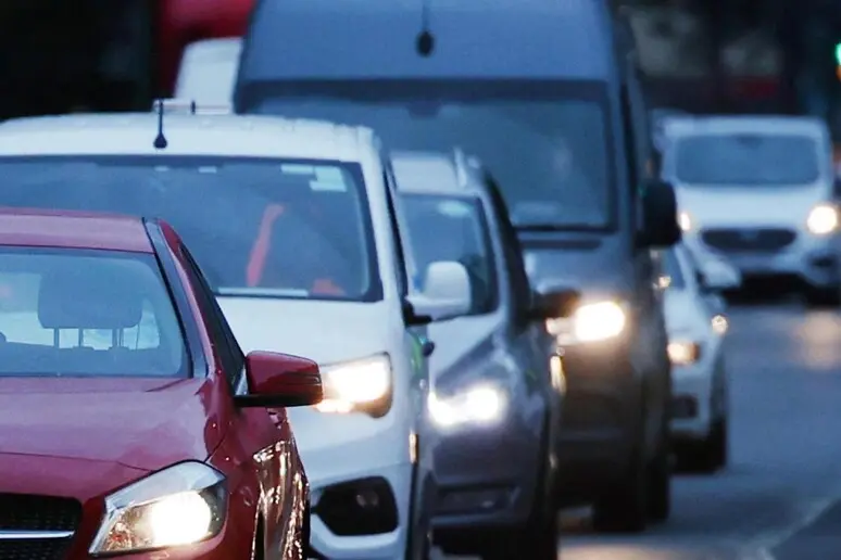 Bollo auto, dal 2028 cambiano le regole: cosa c’è da sapere