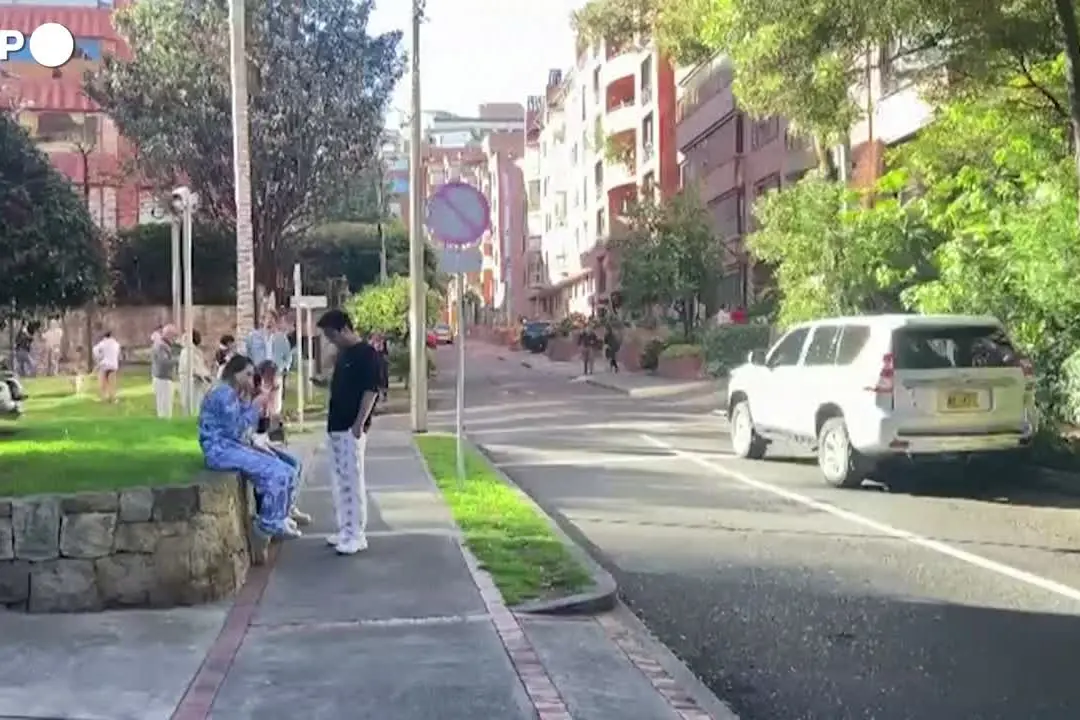 Terremoto in Colombia, evacuati gli edifici di Bogotà dopo la scossa di magnitudo 7.4