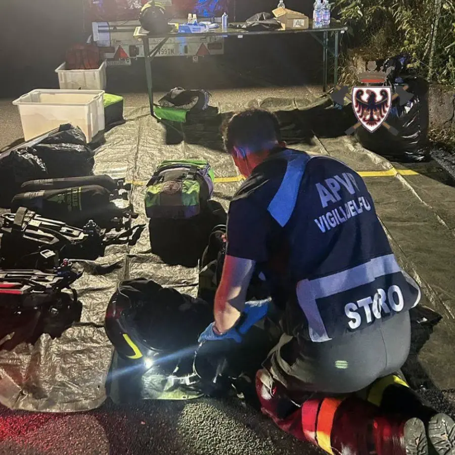 Ponte Caffaro, rogo nel seminterrato: pompieri al lavoro per ore