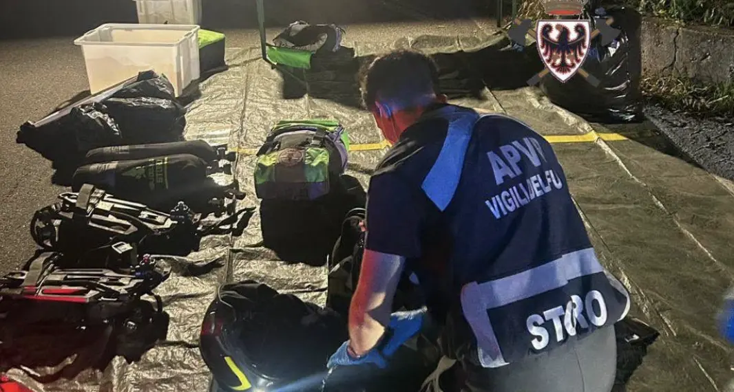 Ponte Caffaro, rogo nel seminterrato: pompieri al lavoro per ore