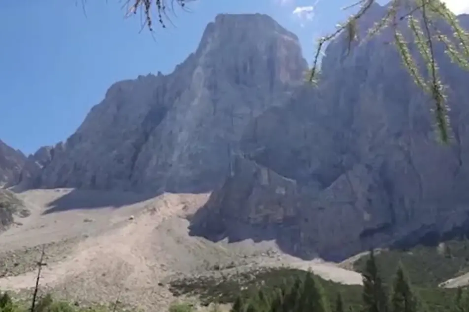 Frana sul monte Pelmo: chiuso l'accesso alla parete nord-ovest