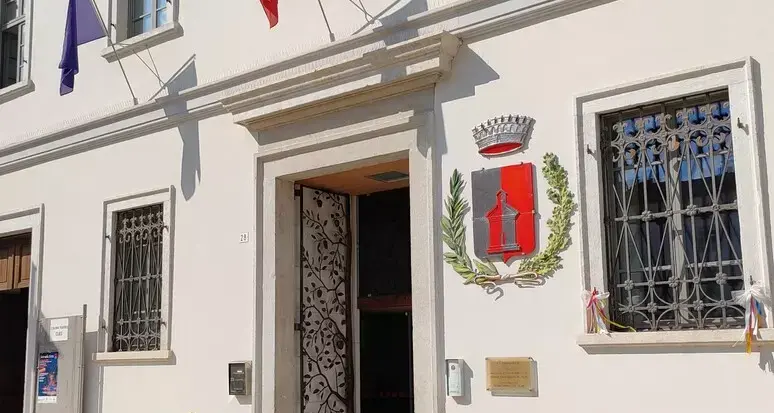 Truffa via Pec al Comune di Cles, la Finanza blocca il conto