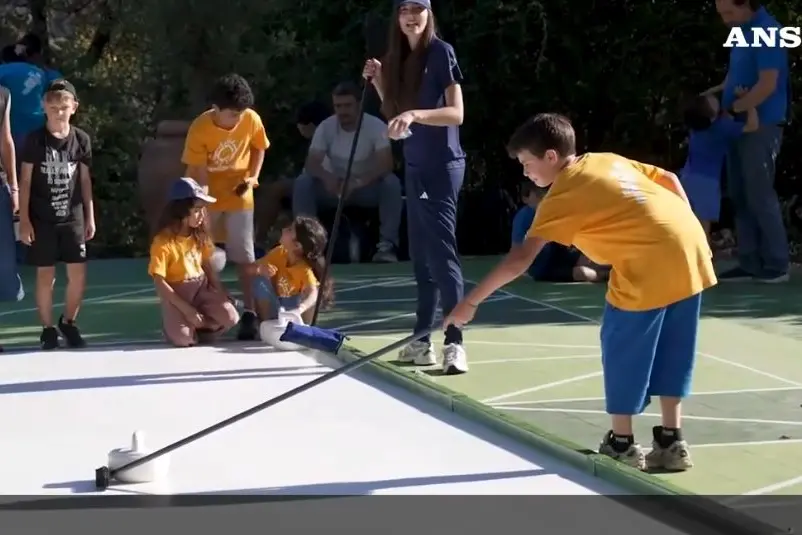 Curling con vista Colosseo, uno sport invernale sfida il caldo di Roma
