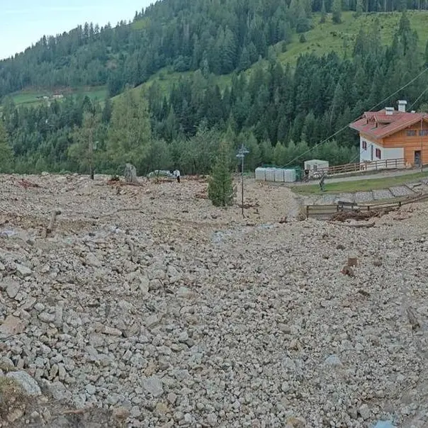 Pampeago, colate di detriti sulla provinciale: 8 mila metri cubi sulla strada
