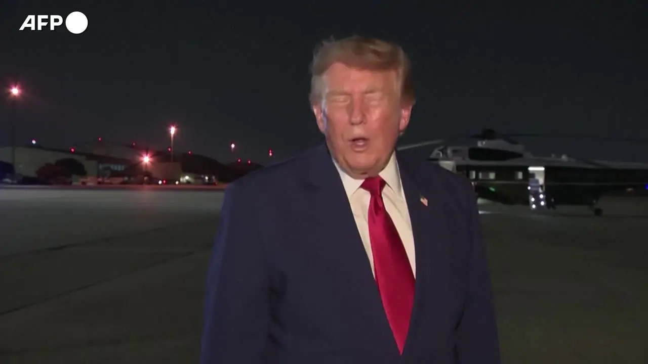Trump: \"Ho cambiato aereo perché me lo ha chiesto il Secret Service\"