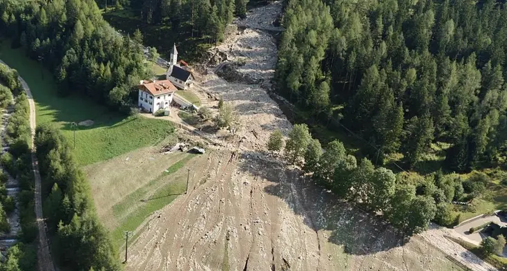 Tesero, squadre al lavoro per ripristinare strade e servizi