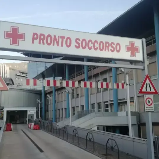 Si infortuna mentre usa un mezzo agricolo, sul posto l'elisoccorso